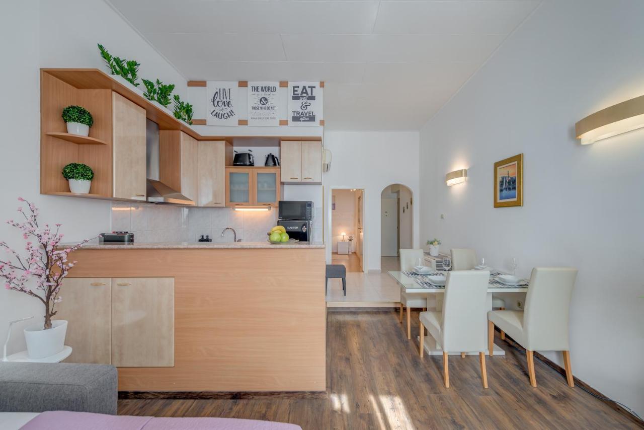 Apartments Riva Lucija By Litto Split Eksteriør billede